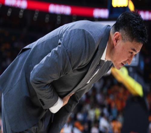 詹姆斯轻松,完成篮下上,篮得分及追,赢彩网,彩票平台,在线投注,安全购彩,彩票预测